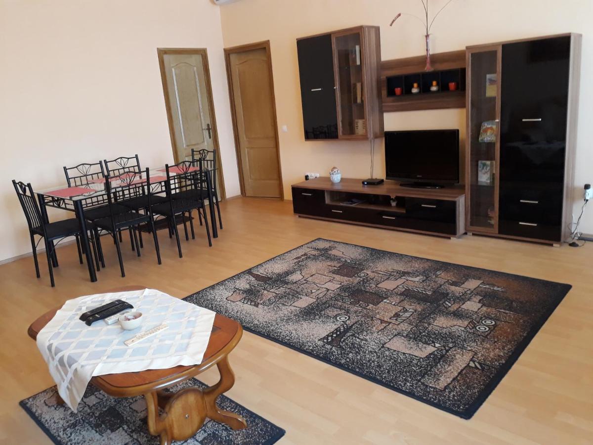 Piac Utcai Apartman デブレツェン エクステリア 写真