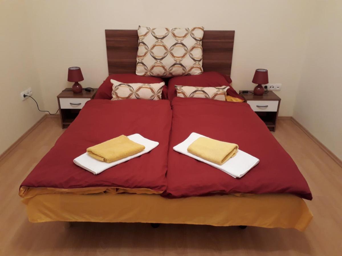 Piac Utcai Apartman デブレツェン エクステリア 写真